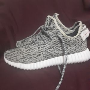 Adidas Yeezy Boost 350 Turtle Dove size 9